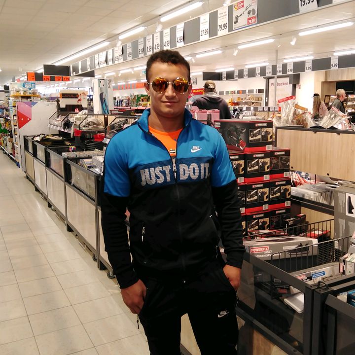 Profile Picture of Lucian. Horvath (@user_lucian) on Tiktok