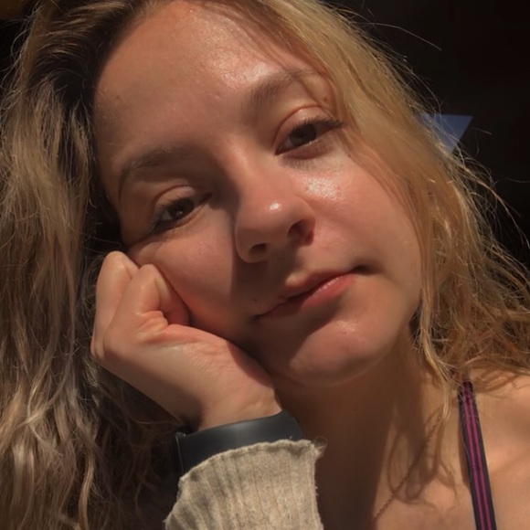 Profile Picture of Michaella M (@michaellamcc738) on Poshmark