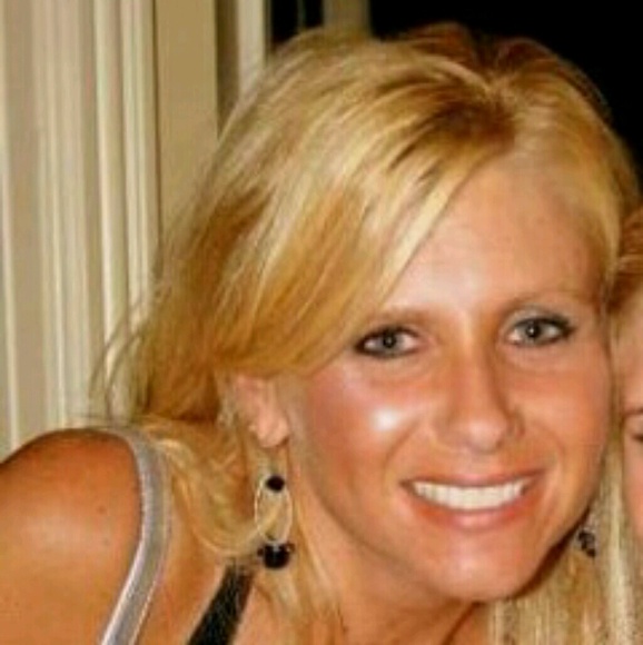 Profile Picture of Patty Harrison (@pattyharrson40) on Poshmark