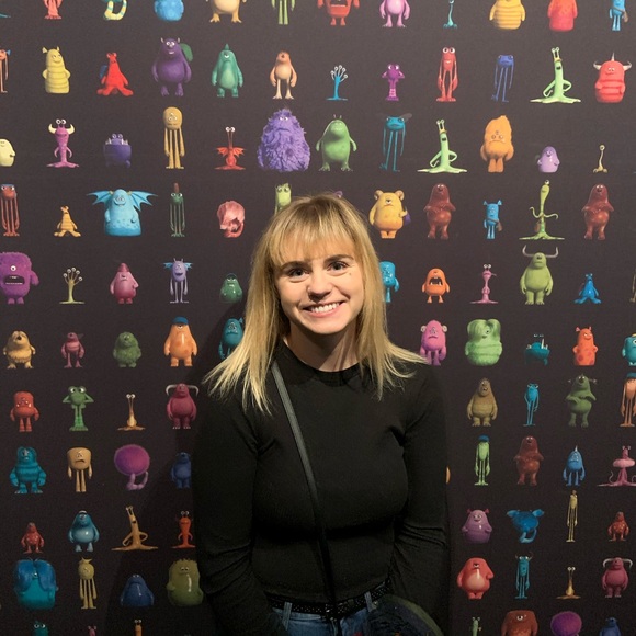 Profile Picture of Kari Bretl (@karibretl) on Poshmark