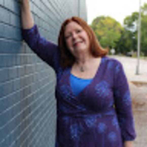 Profile Picture of Debora Macneal (@debora_macneal) on Poshmark