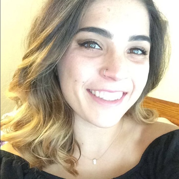 Profile Picture of Autumn Goucher (@autgoucher) on Poshmark