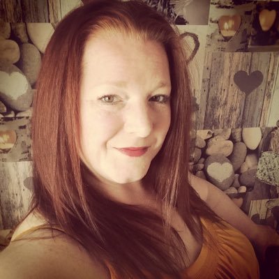 Profile Picture of Claire Blake (@lilmissmagpie) on Twitter