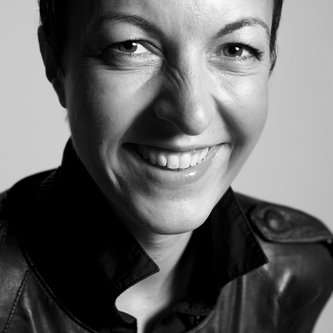 Profile Picture of Amanda Dicker (@fancyyourself) on Twitter