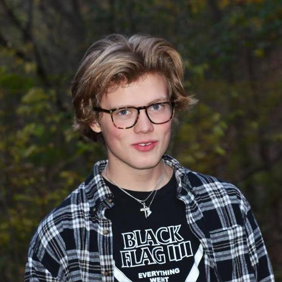 Profile Picture of Walker Nelson (@walker__2001) on Poshmark