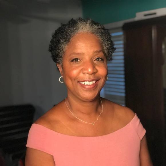 Profile Picture of Alphia Brown (@brownalphia) on Poshmark