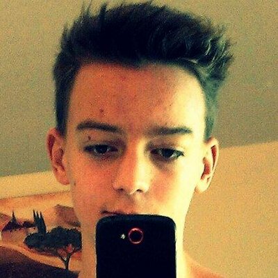Profile Picture of Alex Burk (@Vareos98) on Twitter