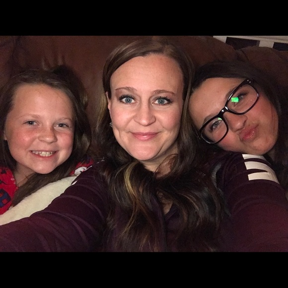 Profile Picture of Erica Bauer (@erica622) on Poshmark