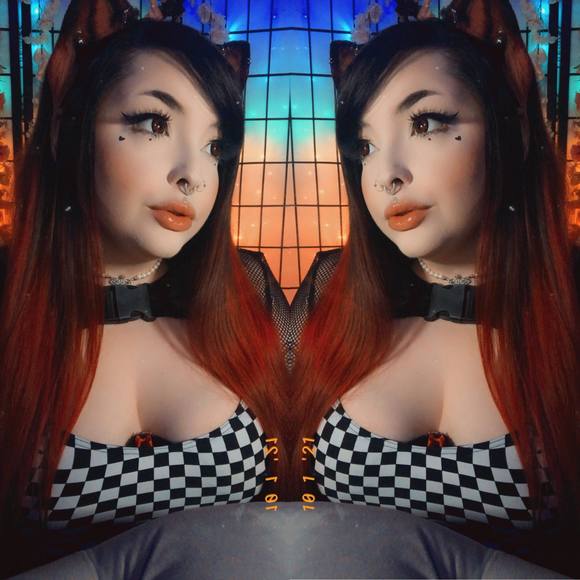 Profile Picture of Blanca Morales (@blancabee) on Poshmark