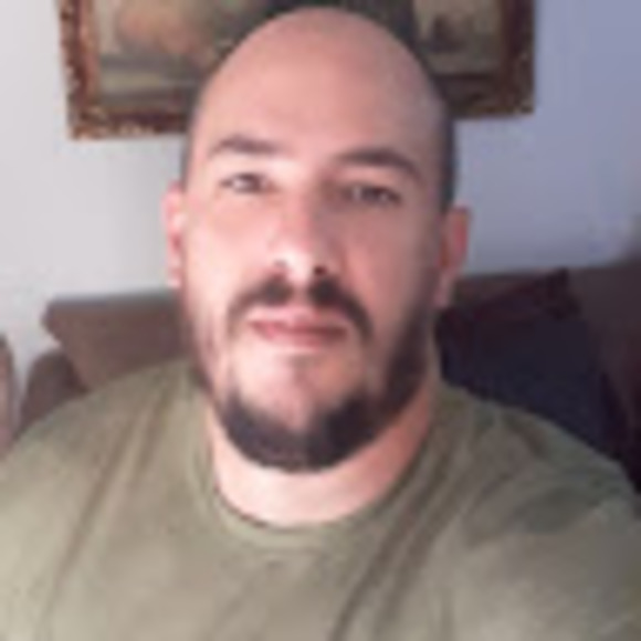 Reinaldo Valdes - Poshmark Profile Picture of Reinaldo Valdes (@reinaldovaldes) on Poshmark