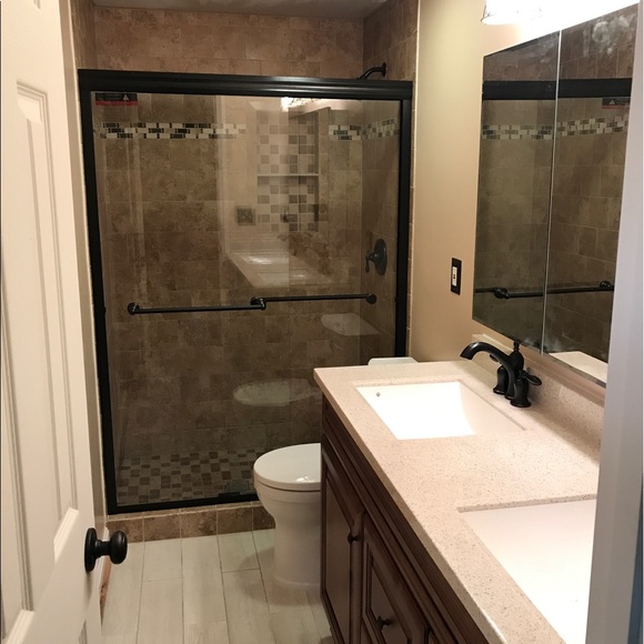 Profile Picture of Medardo Coreas (@coreas24) on Poshmark