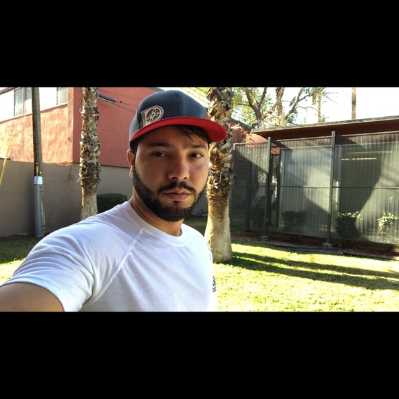 Profile Picture of Luis Coello (@luis8566) on Poshmark