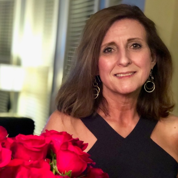 Profile Picture of Jan Andrews (@ugja10) on Poshmark