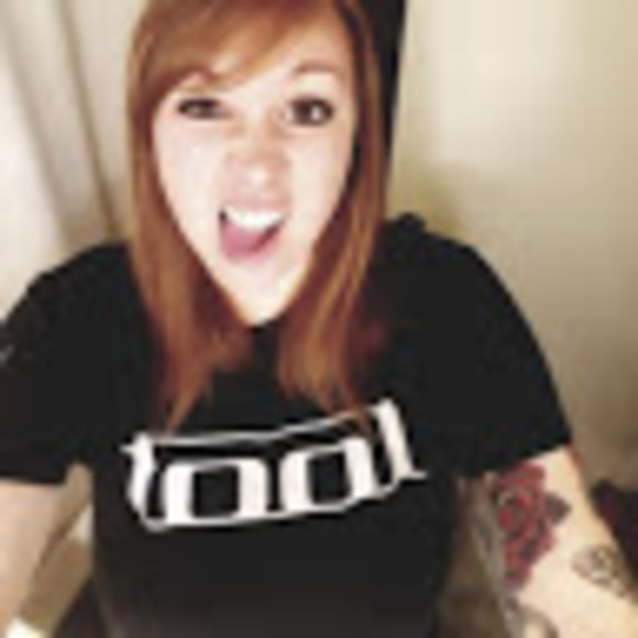 Profile Picture of Courtney Gee (@courtneygee23) on Poshmark