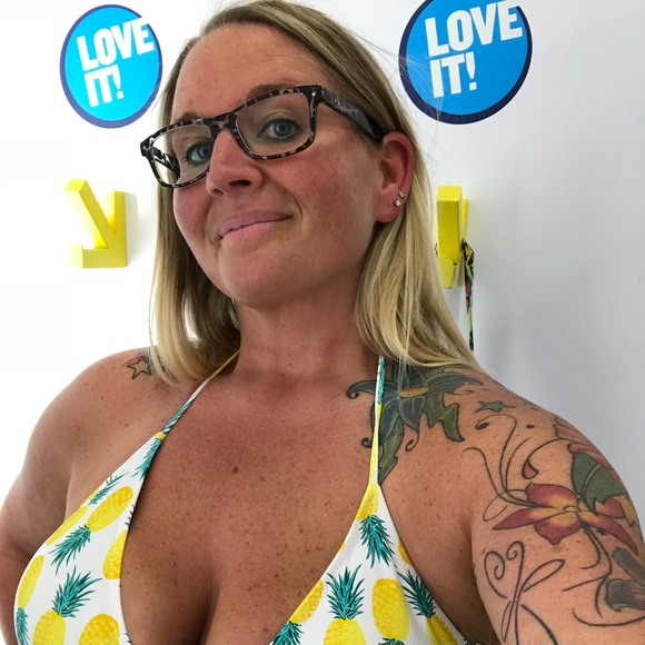 Profile Picture of Mandy Stevens (@mandydandy78) on Poshmark