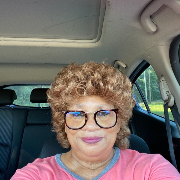 Profile Picture of Doris Jackson (@dorisjackson440) on Poshmark