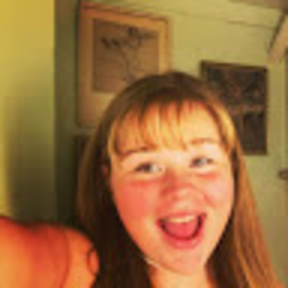 Profile Picture of Gracie Rubery (@gracie_rubery) on Poshmark