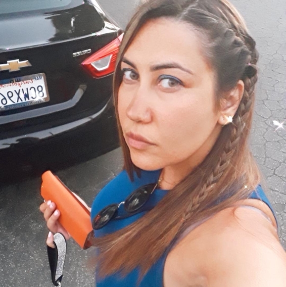 Profile Picture of Christin Petrosian (@keiseen) on Poshmark