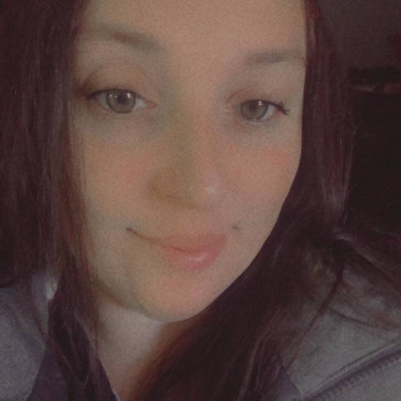 Profile Picture of Tiffany Westgate (@tiffanywestgate) on Poshmark
