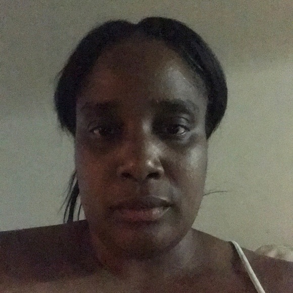 Profile Picture of Angela Alexander (@aalex44) on Poshmark