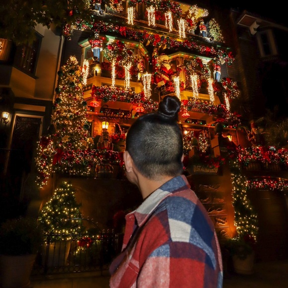 Profile Picture of Ryan Mar (@rynasaurusrex) on Poshmark