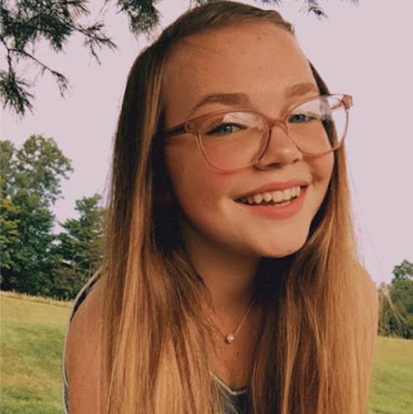 Profile Picture of Avary Birkett (@avarybirkett) on Poshmark