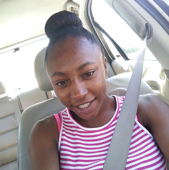 Profile Picture of Avery Benjamin (@cocoababy1996) on Poshmark
