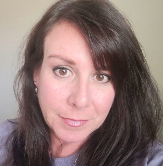 Profile Picture of Lisa Weidert christensen (@lisacisme) on Poshmark