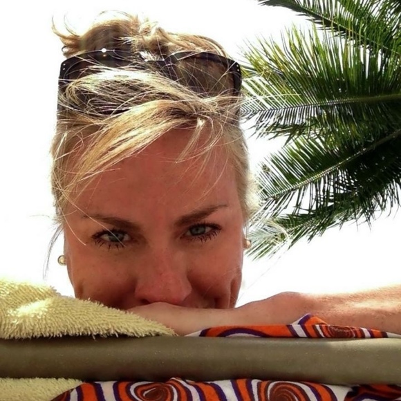 Profile Picture of Cynthia Kobbe (@seakobbe) on Poshmark