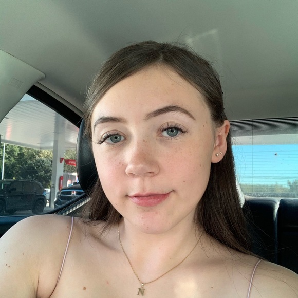 Profile Picture of Kyla Lokay (@stitchedbylokay) on Poshmark