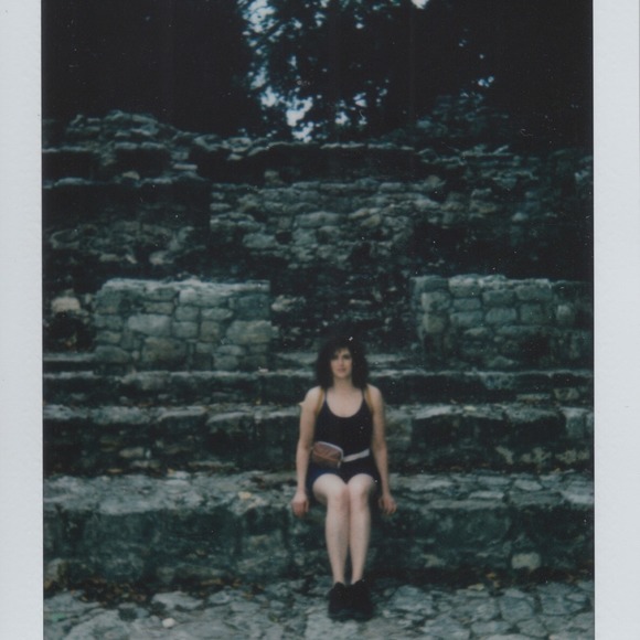 Profile Picture of Sarah Braunstein (@slbraunstein) on Poshmark