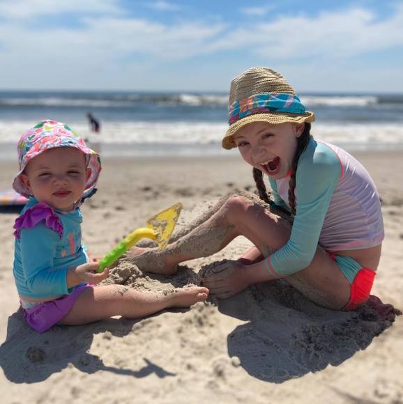 Profile Picture of Leah Saltzer (@lsaltzer) on Poshmark