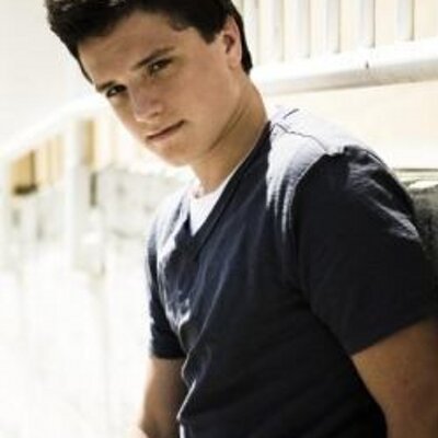 Profile Picture of Ernie Travis (@RockyDowlerhsy) on Twitter