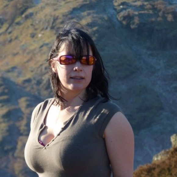 Profile Picture of Nicola Holt (@nick____h) on Poshmark