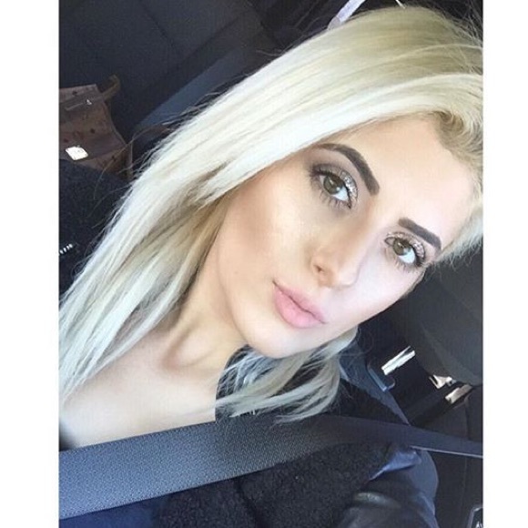 Profile Picture of Aleksandra Chimon (@aleksandrachi) on Poshmark