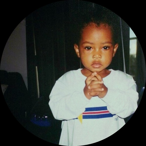 Profile Picture of Bumblebeesg Bumblebeesg (@bumblebee7249) on Poshmark