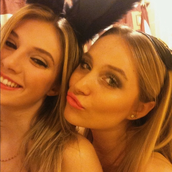 Meg Tarino - Poshmark Profile Picture of Meg Tarino (@megsclosetttttt) on Poshmark