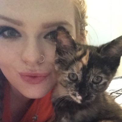 Profile Picture of Alexa Sampson (@alexanev_) on Twitter