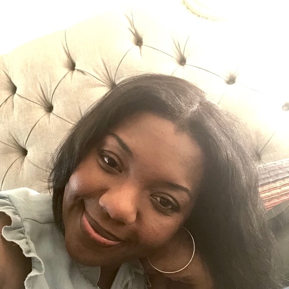 Profile Picture of Stacy-ann Hook-osborne (@skhosborne) on Poshmark