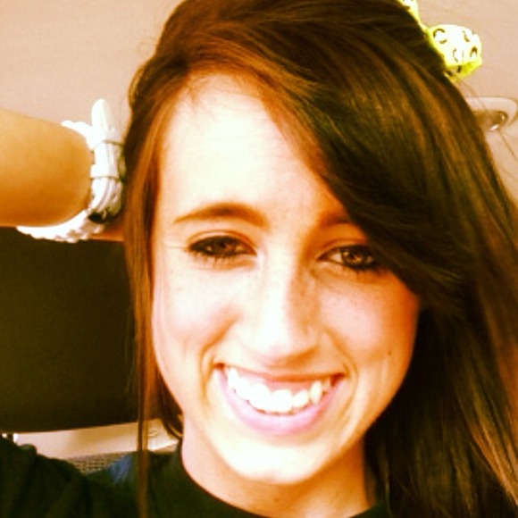 Profile Picture of Jade Patterson (@jaderr) on Poshmark