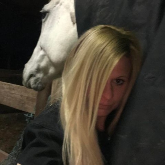 Profile Picture of Katie Strack (@katieastrack) on Poshmark