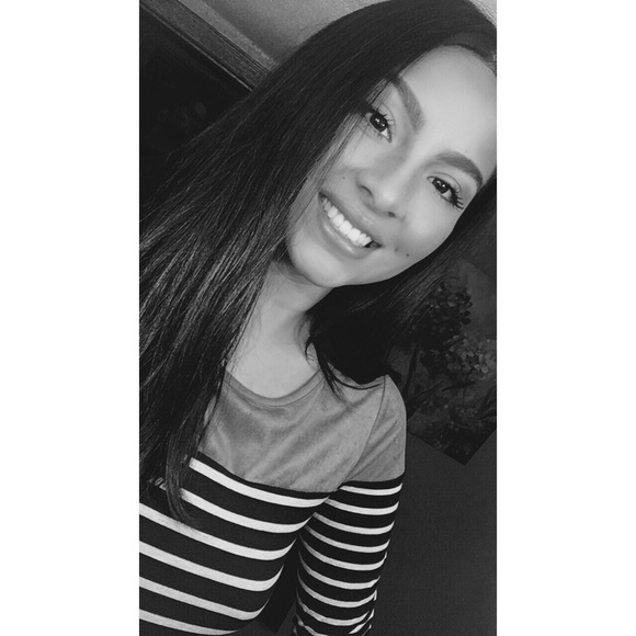 Profile Picture of Alex Alamo (@alexalamo44) on Poshmark