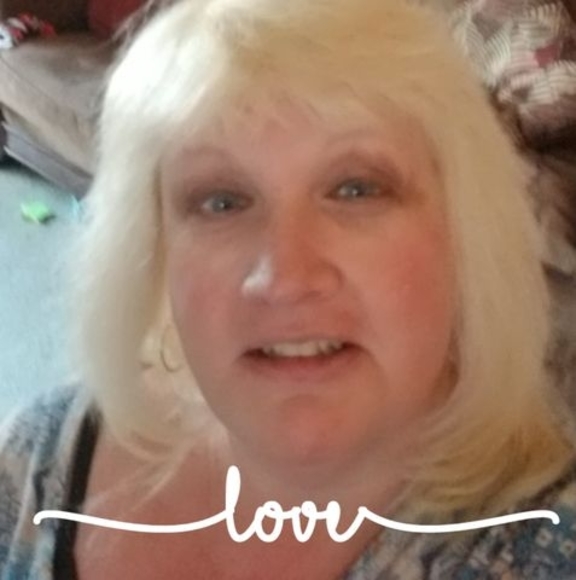 Profile Picture of Melissa Dalecke (@mdalecke) on Poshmark