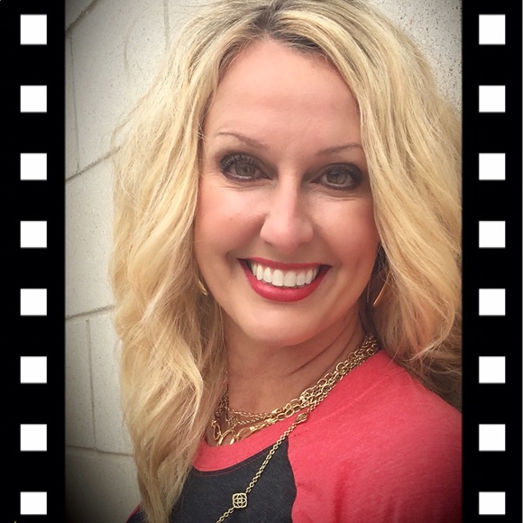 Profile Picture of Amberly Brown (@amberlythe1st) on Poshmark