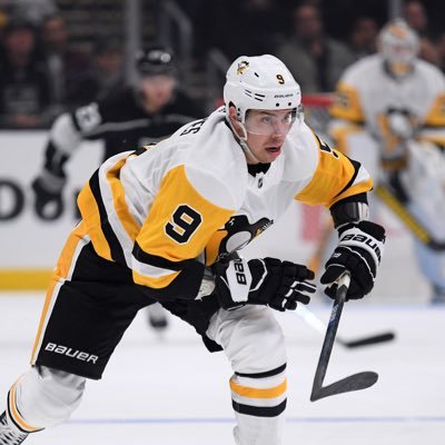 Profile Picture of Evan Rodrigues (@evanr17) on Twitter