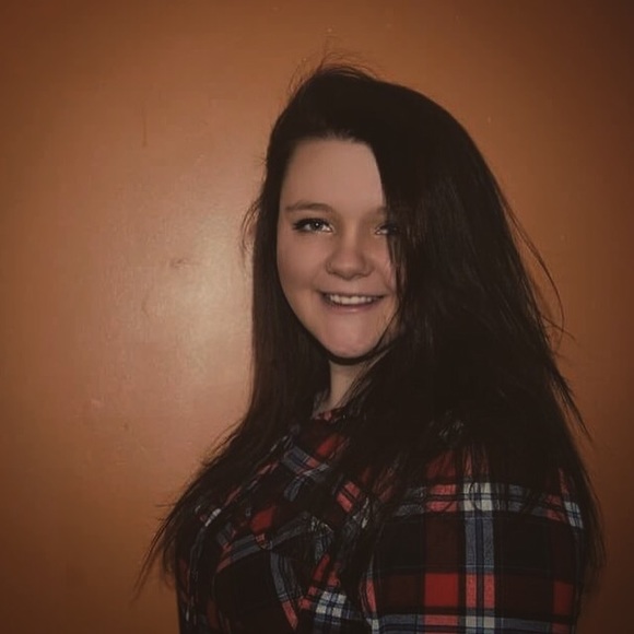 Profile Picture of Makayla Wilkins (@makaybabywilks) on Poshmark