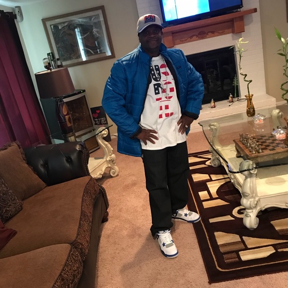 Profile Picture of David Major (@1major) on Poshmark