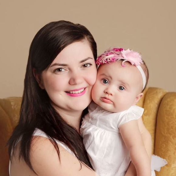 Profile Picture of Erinn Muston (@thecatspajamas) on Poshmark