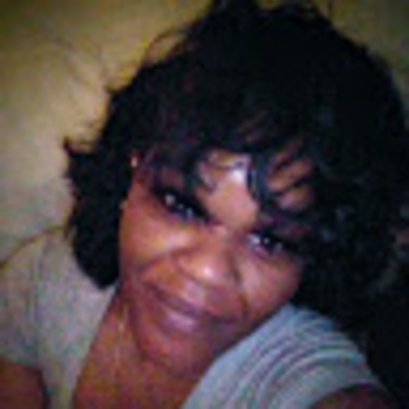 Profile Picture of Jasmine Guillory (@jasmineguill635) on Poshmark