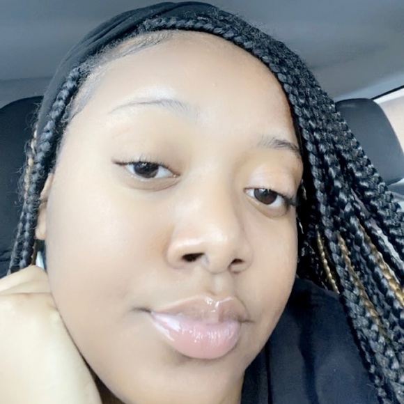 Profile Picture of Mahogany Shegog (@mshegog22) on Poshmark